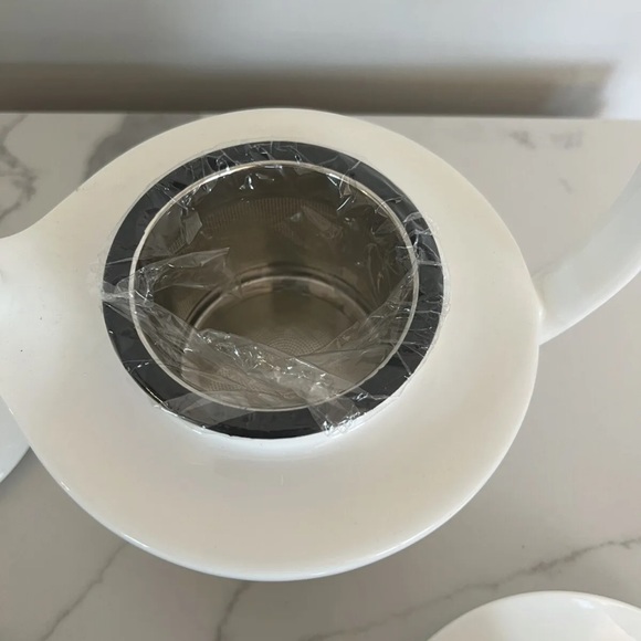 Crate & Barrel China - Picture 2 of 4